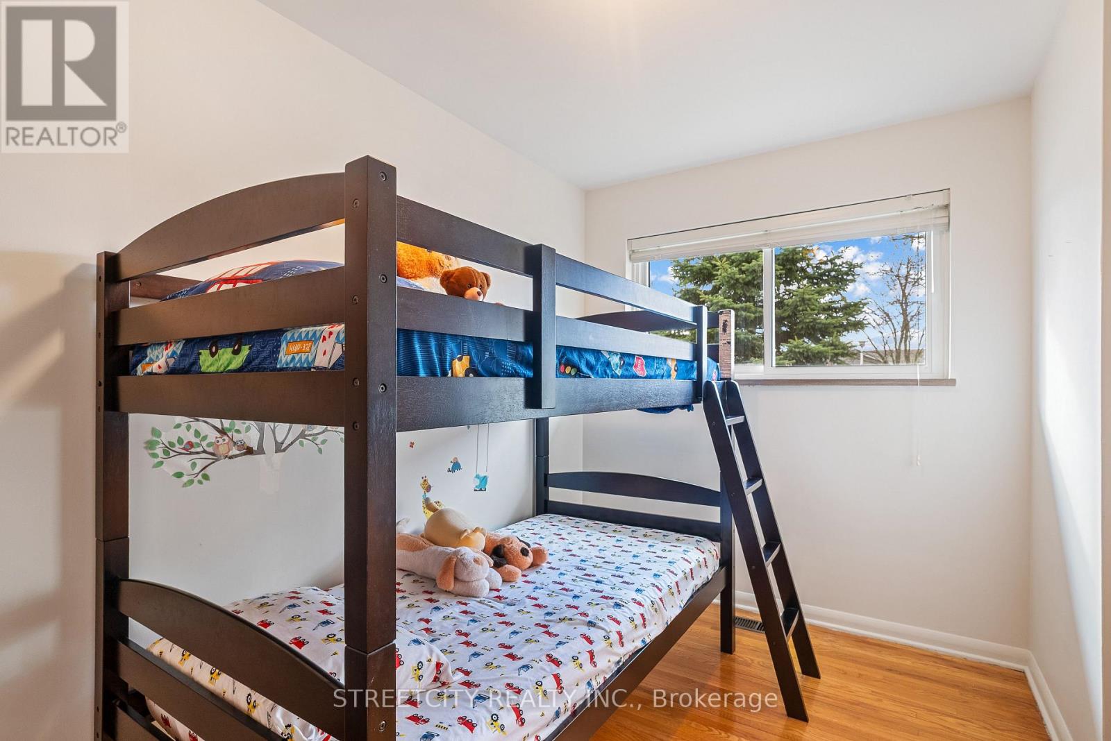 306 Burlington Crescent, London South (South J), Ontario  N5Z 3G5 - Photo 18 - X12896778