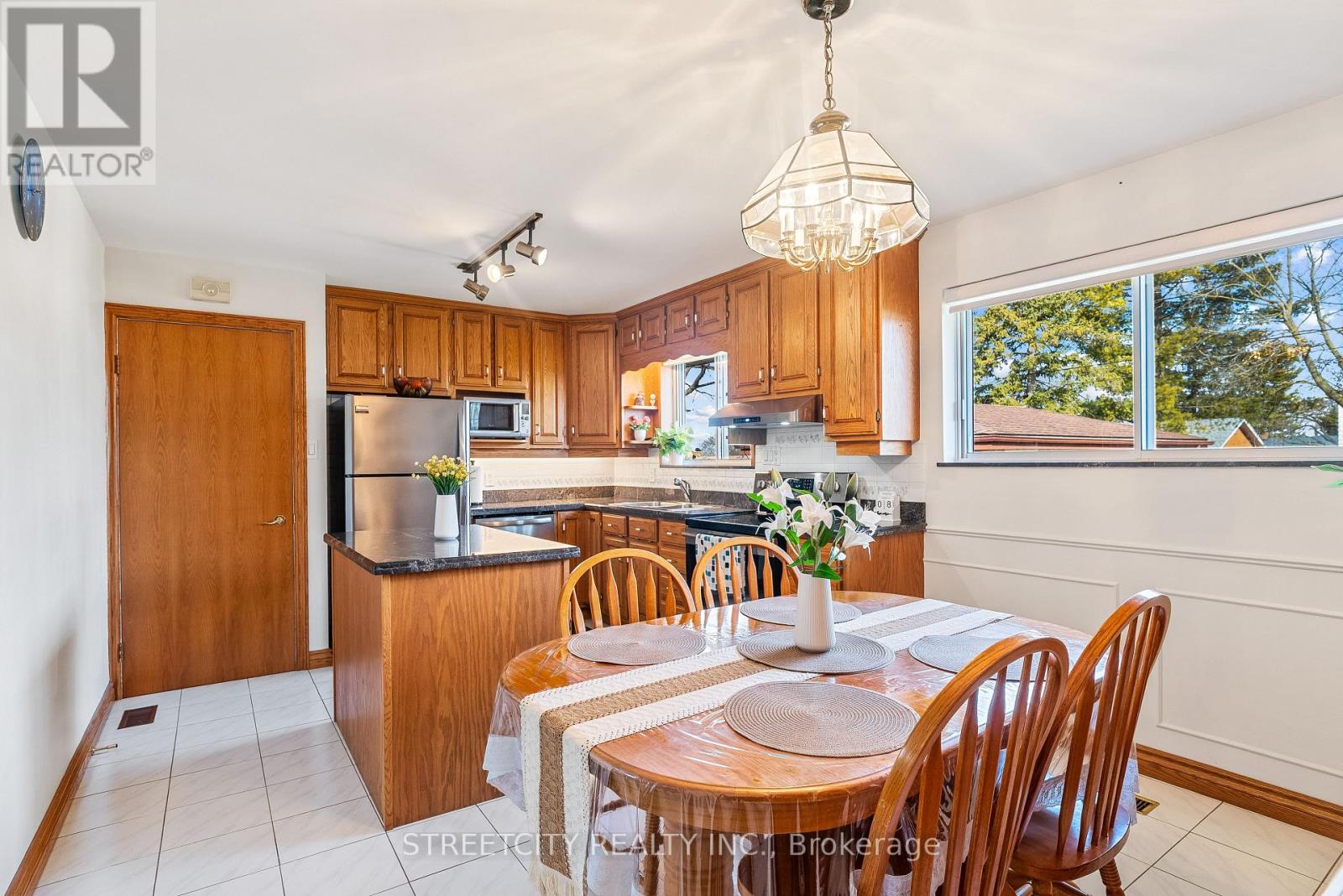 306 Burlington Crescent, London South (South J), Ontario  N5Z 3G5 - Photo 20 - X12896778