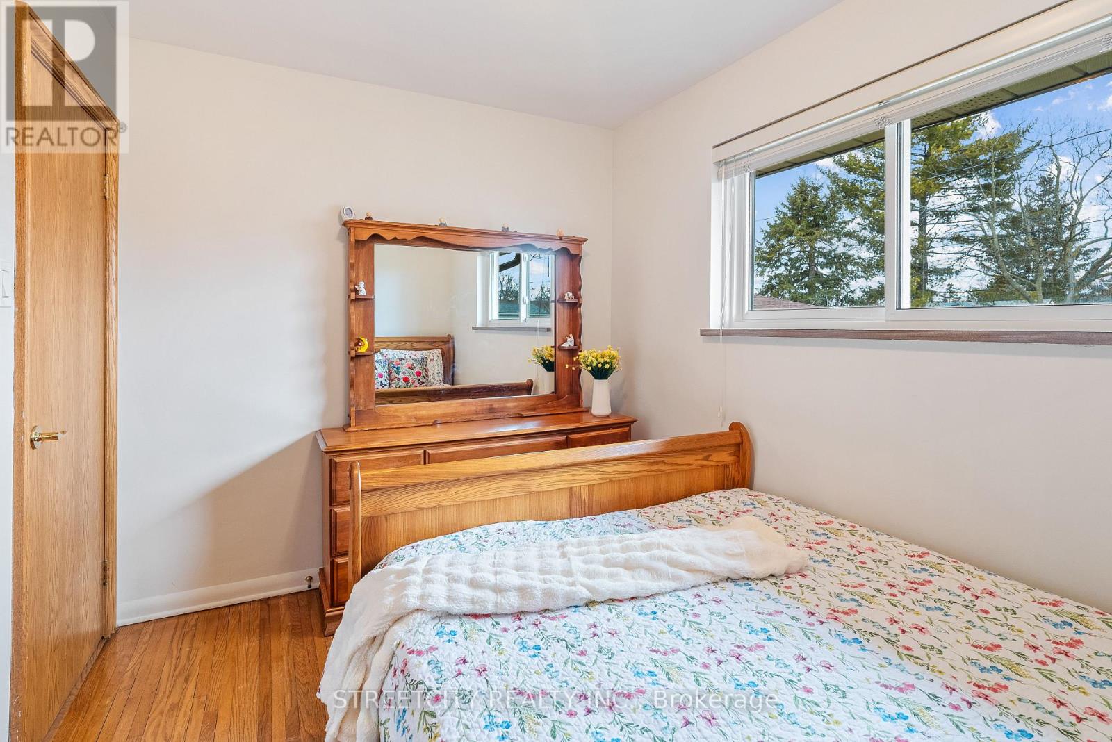 306 Burlington Crescent, London South (South J), Ontario  N5Z 3G5 - Photo 16 - X12896778