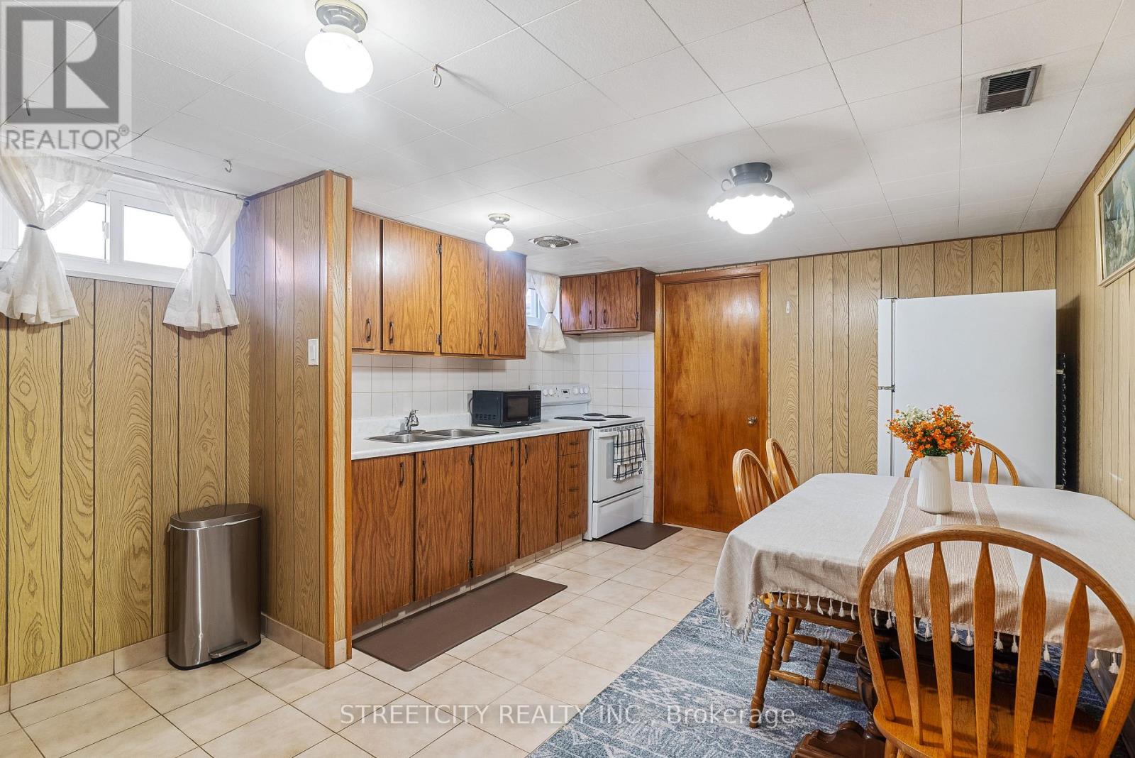 306 Burlington Crescent, London South (South J), Ontario  N5Z 3G5 - Photo 27 - X12896778