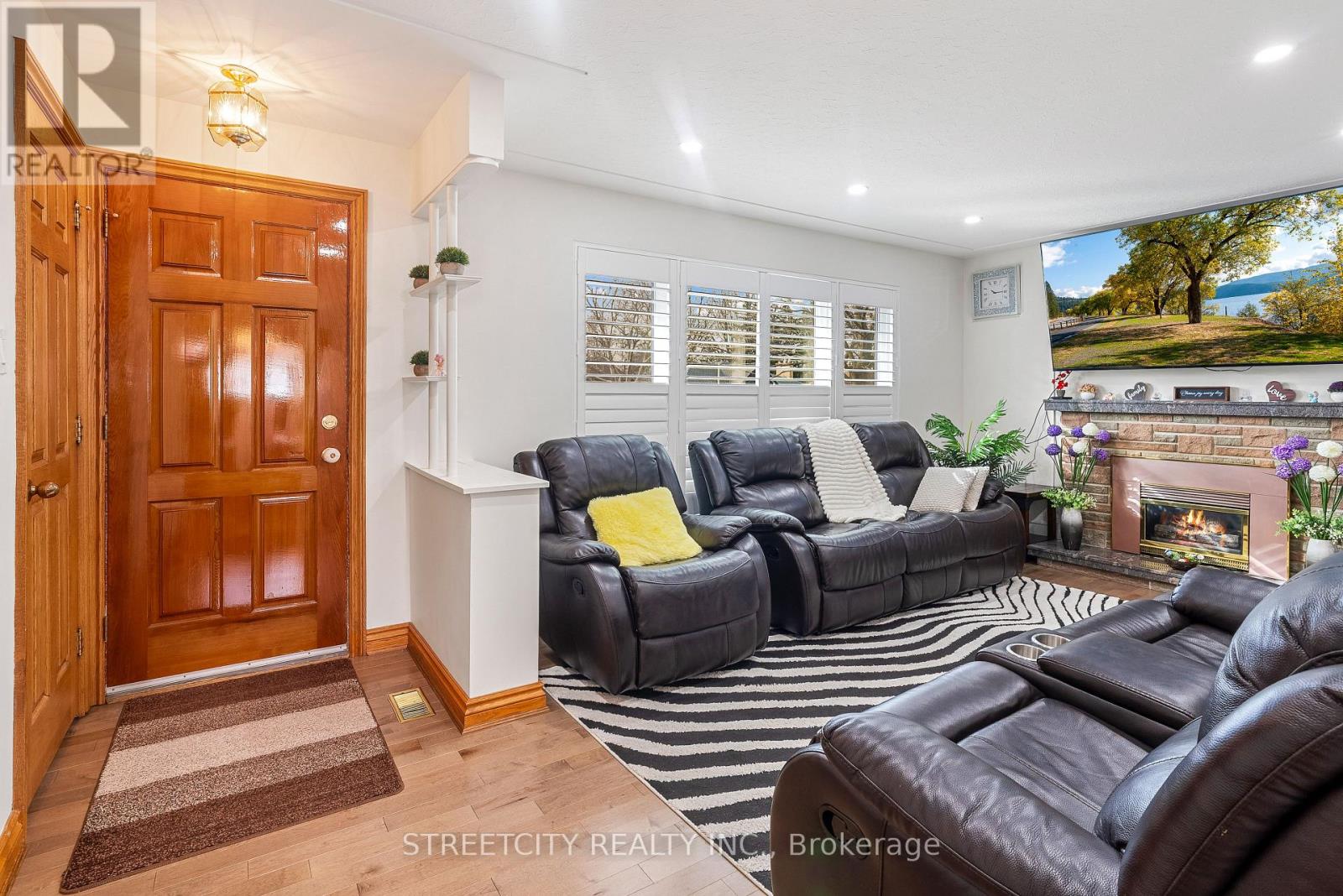 306 Burlington Crescent, London South (South J), Ontario  N5Z 3G5 - Photo 4 - X12896778