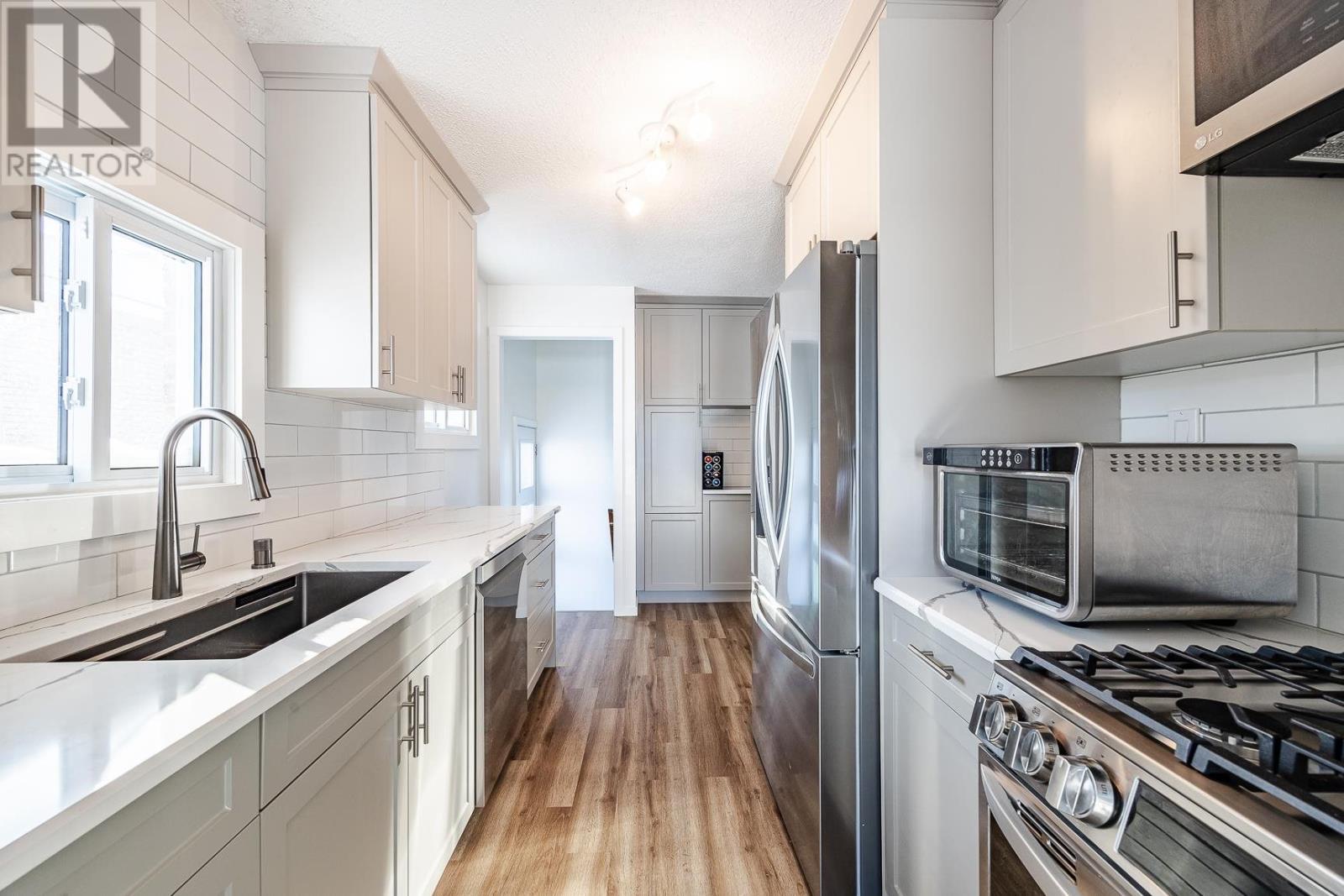 93 Pozzebon Cres, Sault Ste. Marie, Ontario  P6C 6B4 - Photo 11 - SM260498