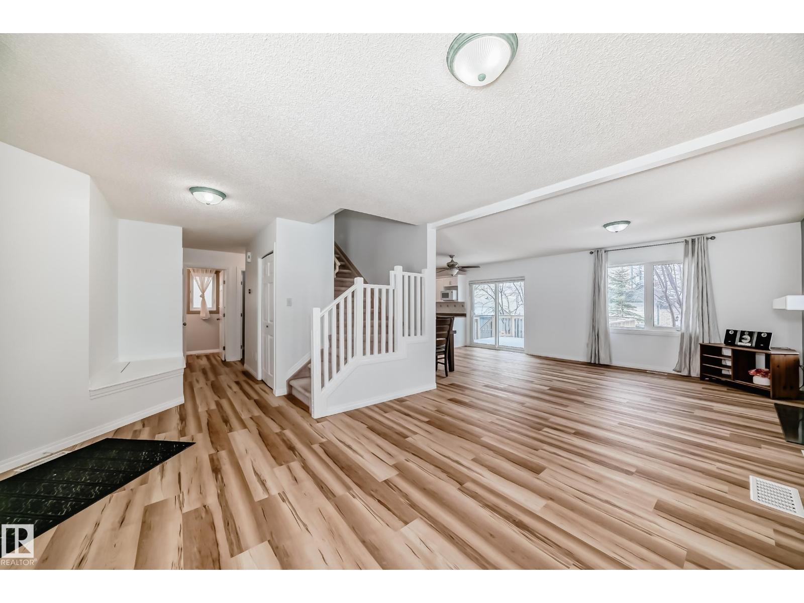 324 Byrne Ct Sw Sw, Edmonton, Alberta  T6W 1E1 - Photo 6 - E4477817