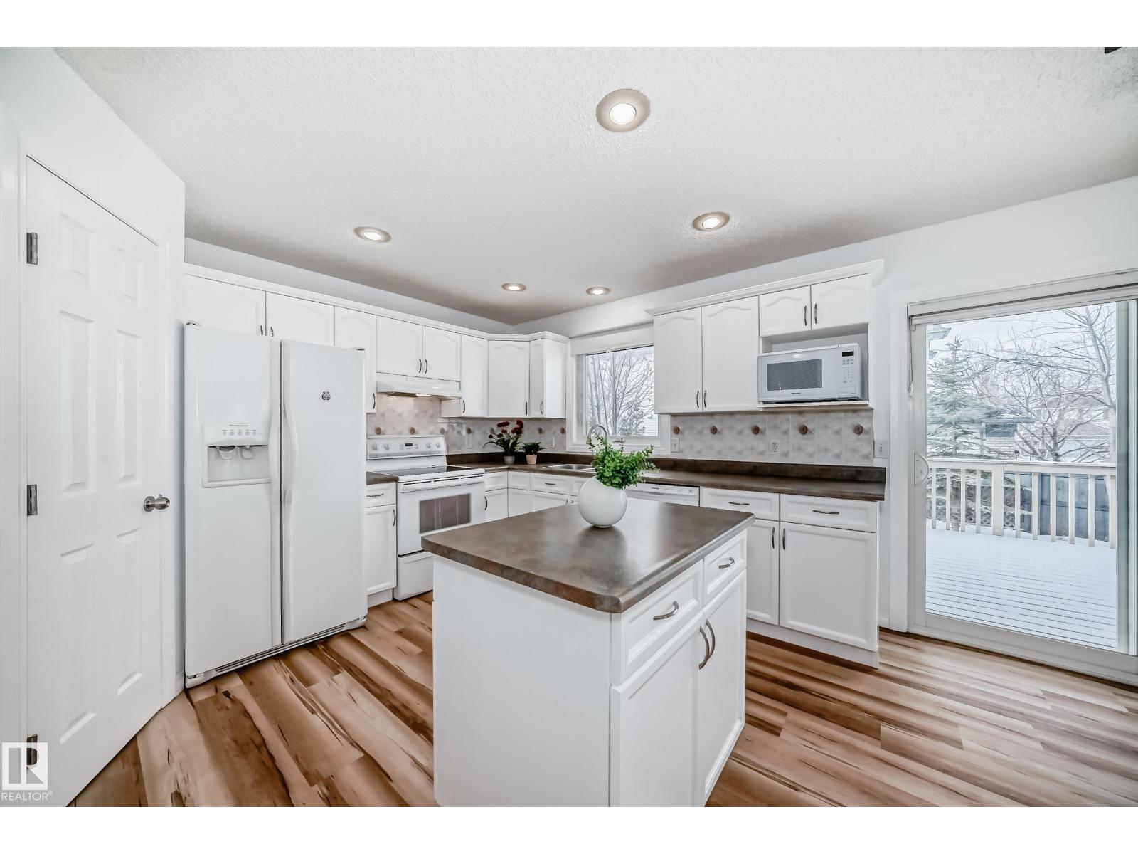 324 Byrne Ct Sw Sw, Edmonton, Alberta  T6W 1E1 - Photo 8 - E4477817