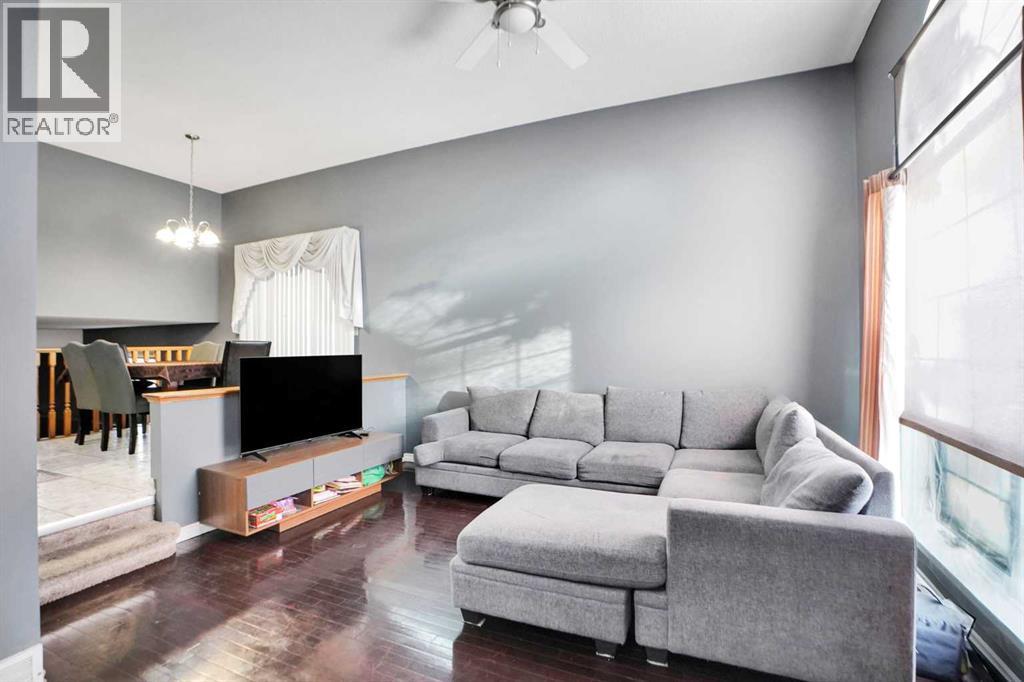 6934 Laguna Way Ne, Calgary, Alberta  T1Y 6W2 - Photo 5 - A2277480