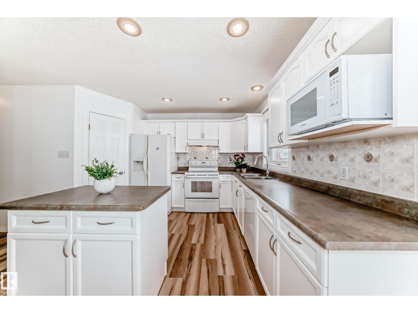 324 Byrne Ct Sw Sw, Edmonton, Alberta  T6W 1E1 - Photo 11 - E4477817