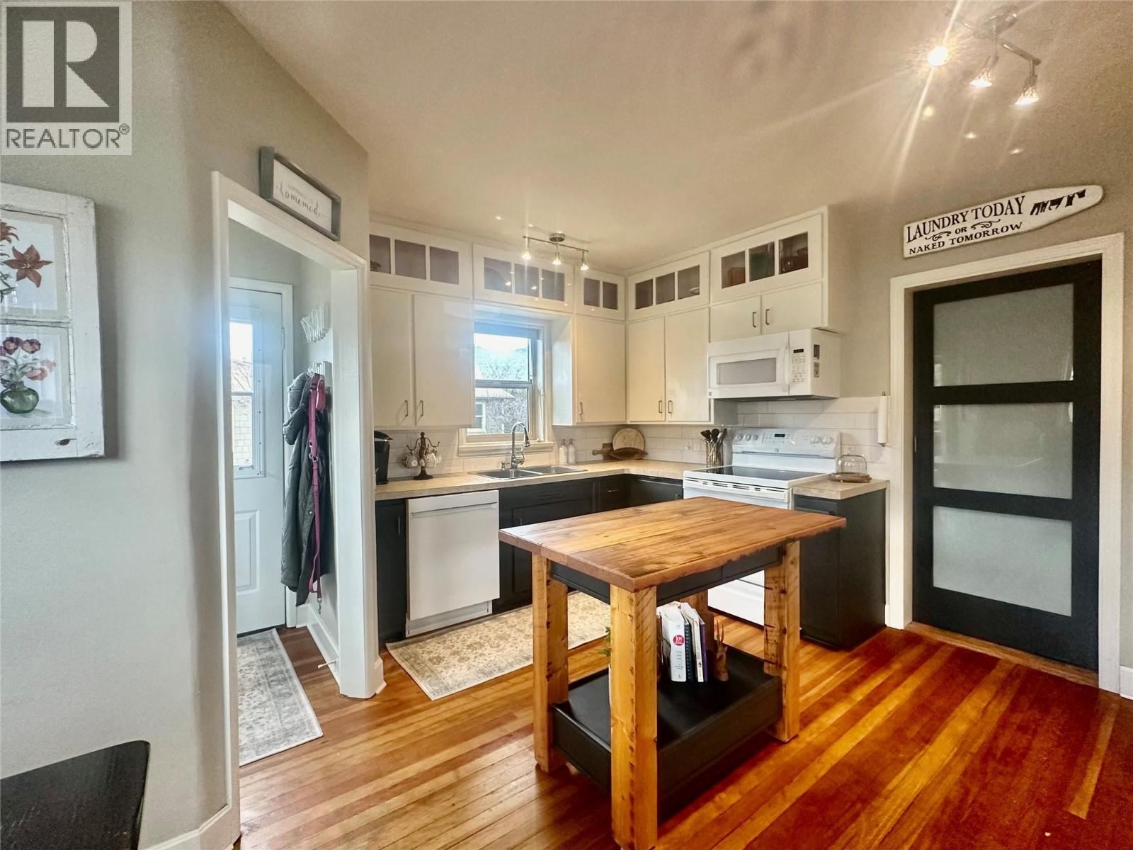 8704 72nd Avenue, Osoyoos, British Columbia  V0H 1V0 - Photo 2 - 10374713