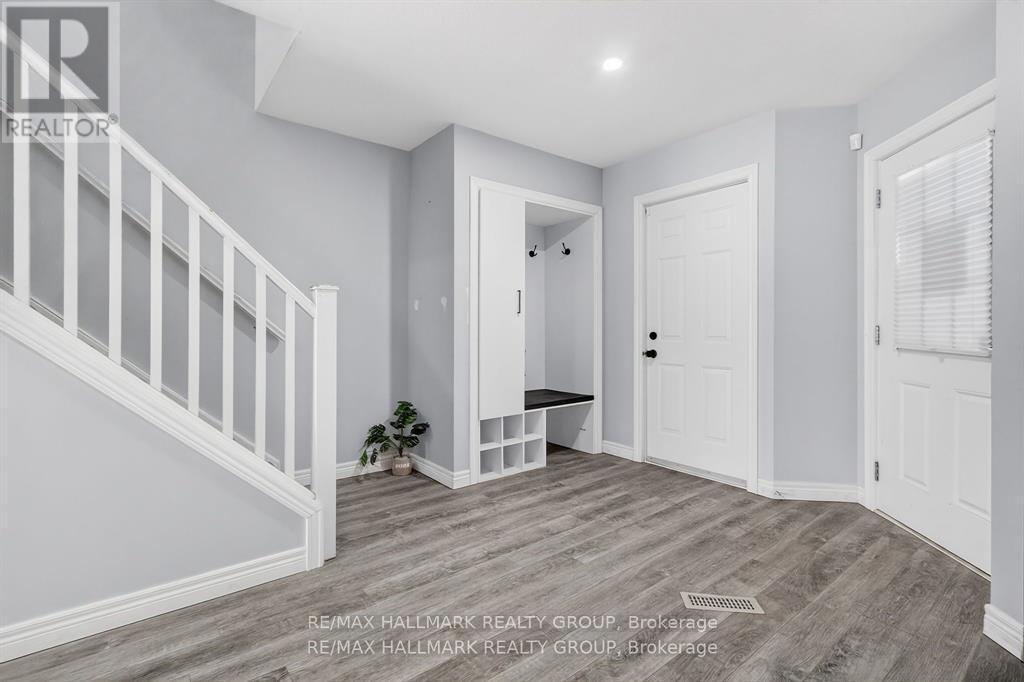 256 Mcmahen Street, London East (East G), Ontario  N5Y 0A2 - Photo 5 - X12897186