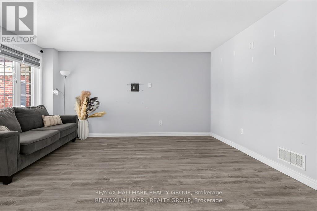 256 Mcmahen Street, London East (East G), Ontario  N5Y 0A2 - Photo 6 - X12897186