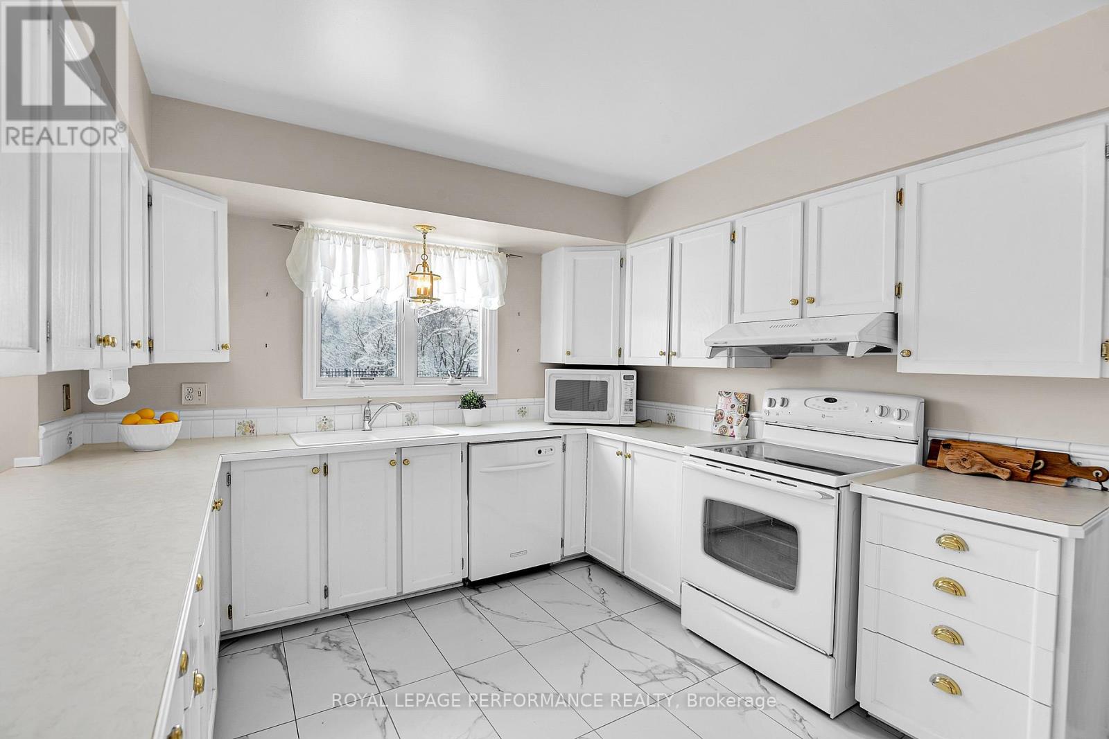 15 Woodfern Court, Ottawa, Ontario  K2H 8Y9 - Photo 11 - X12897204