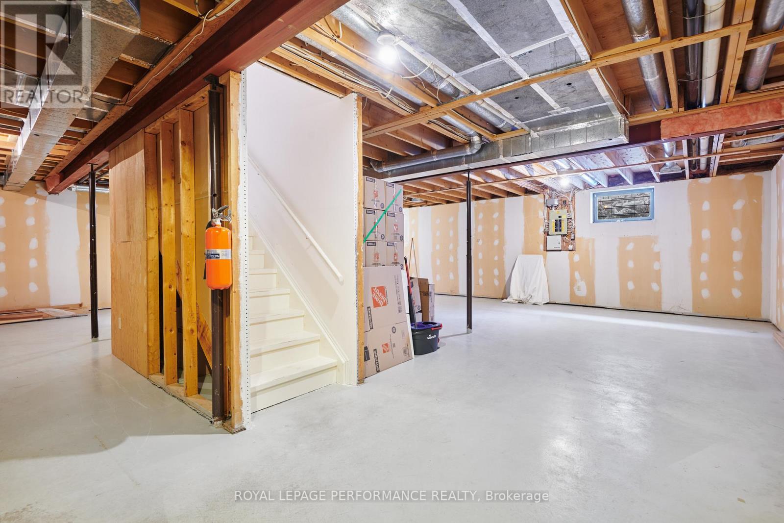 15 Woodfern Court, Ottawa, Ontario  K2H 8Y9 - Photo 29 - X12897204