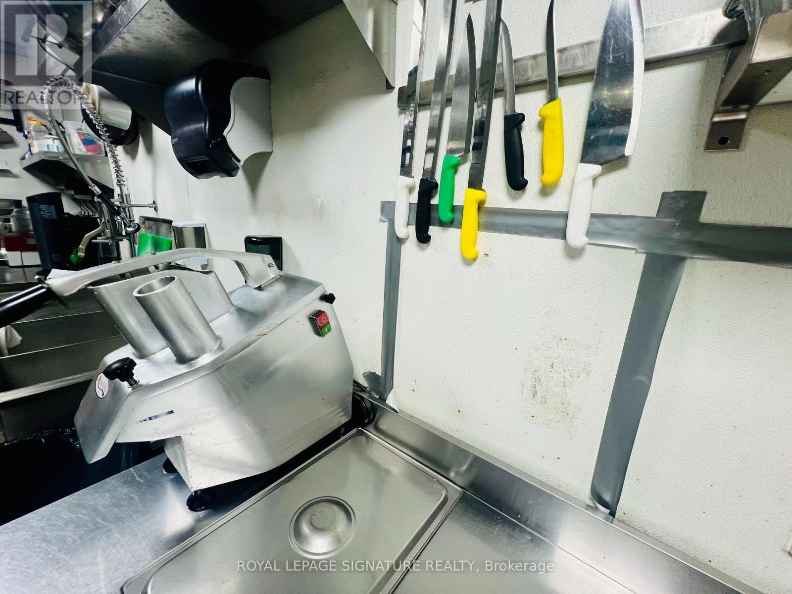 1132 Queen Street W, Toronto (Little Portugal), Ontario  M6J 1J3 - Photo 12 - C12897214