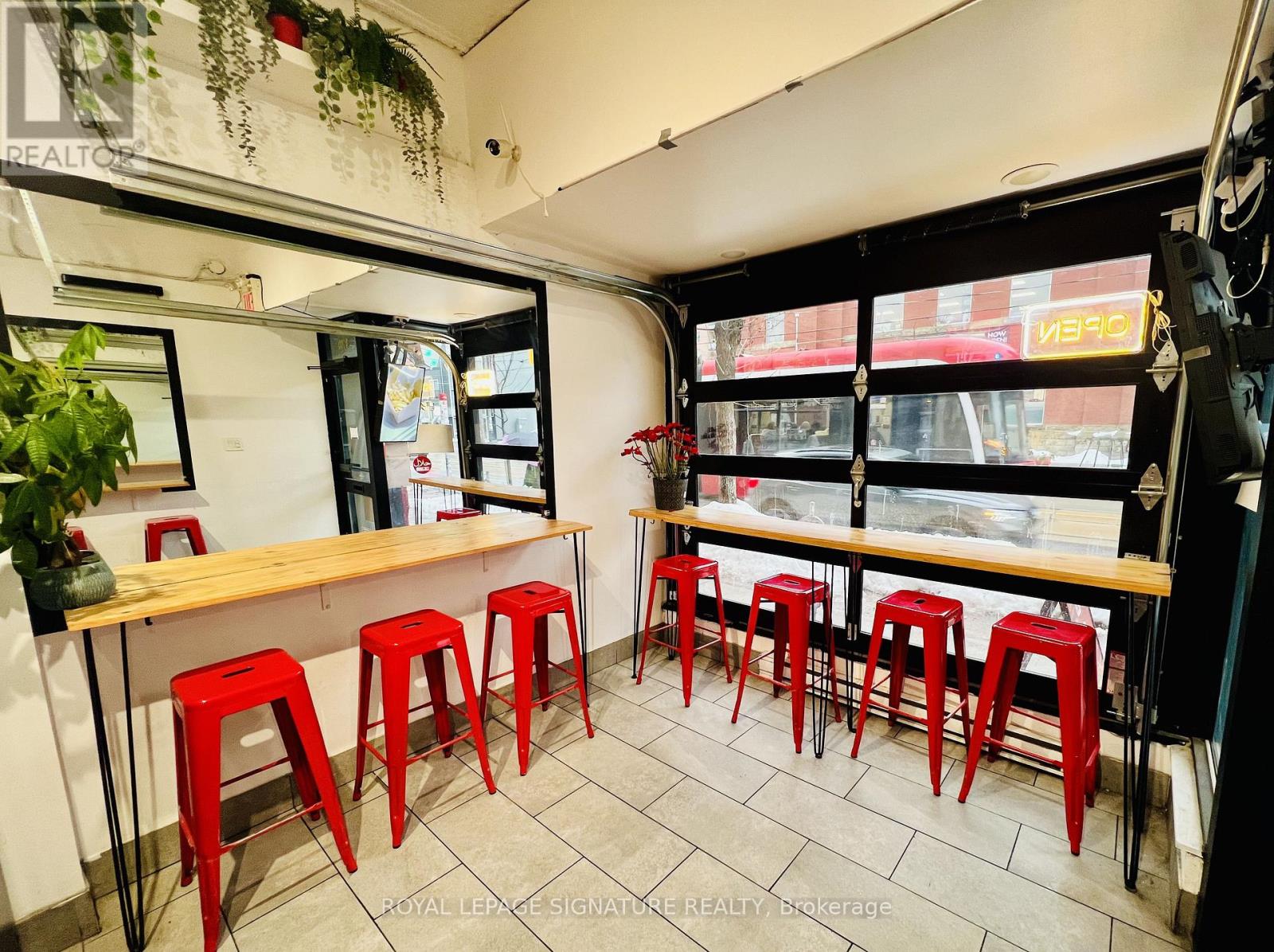 1132 Queen Street W, Toronto (Little Portugal), Ontario  M6J 1J3 - Photo 2 - C12897214