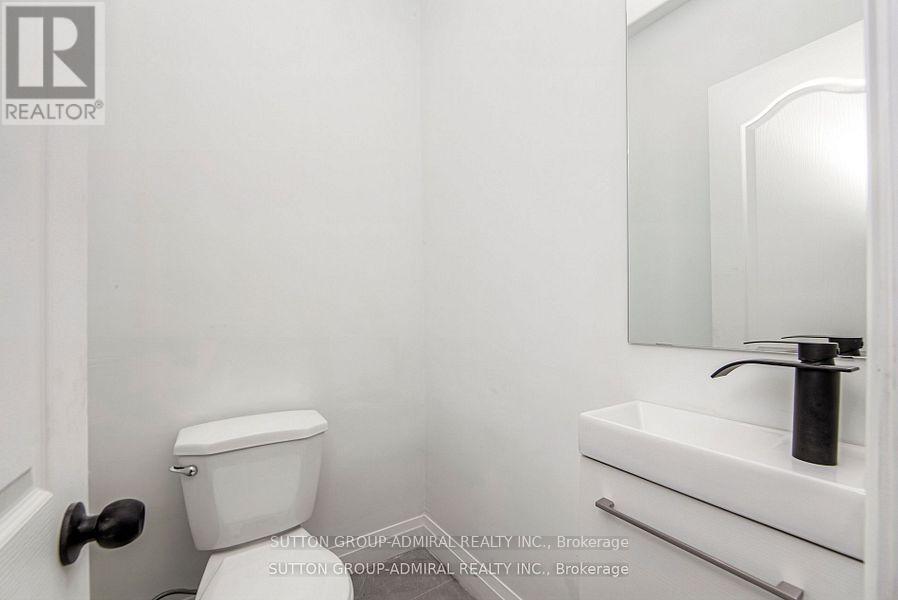 Upper 2 - 1930 Queen Street E, Toronto, Ontario  M4L 1H6 - Photo 19 - E12897194