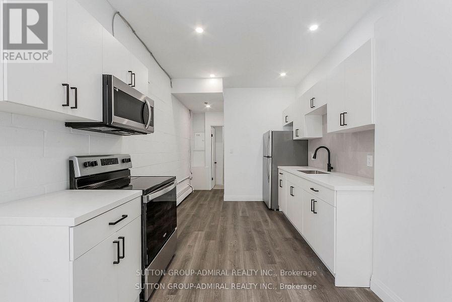 Upper 2 - 1930 Queen Street E, Toronto, Ontario  M4L 1H6 - Photo 8 - E12897194