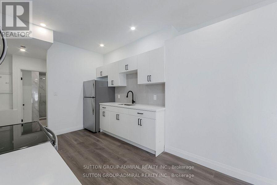 Upper 2 - 1930 Queen Street E, Toronto, Ontario  M4L 1H6 - Photo 9 - E12897194