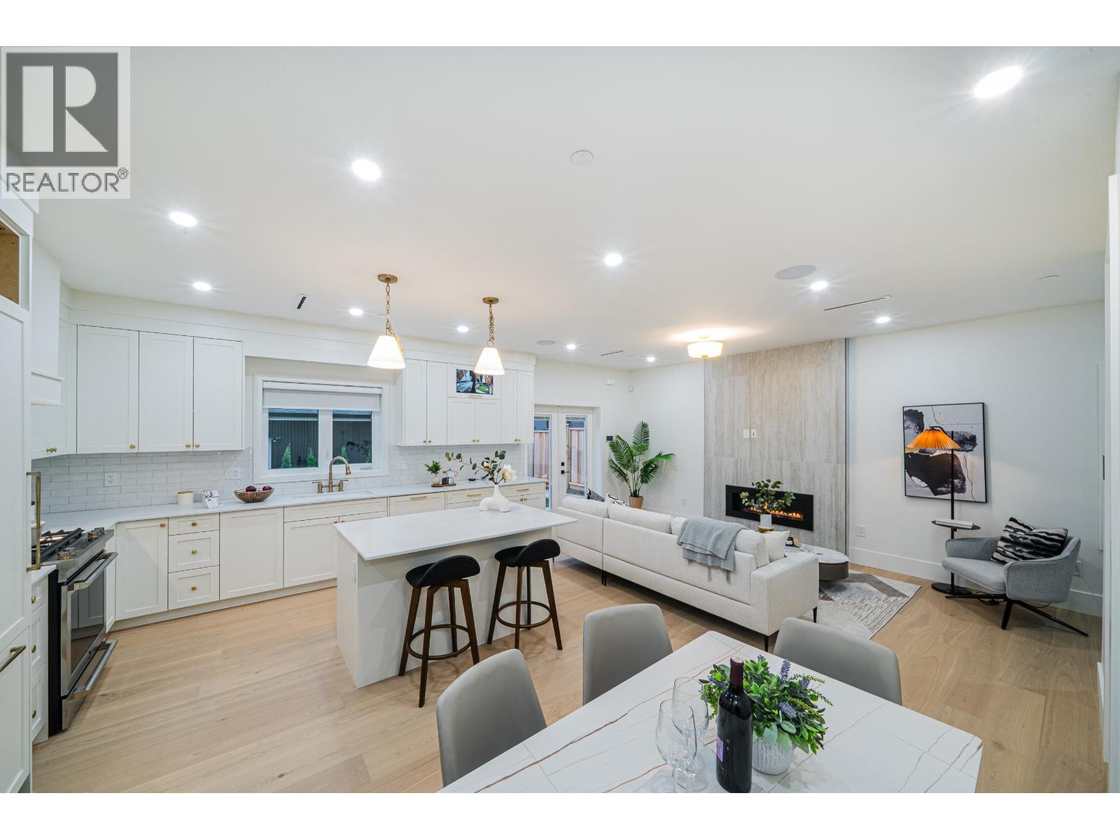 3462 Welwyn Street, Vancouver, British Columbia  V5N 3Y7 - Photo 1 - R3101210