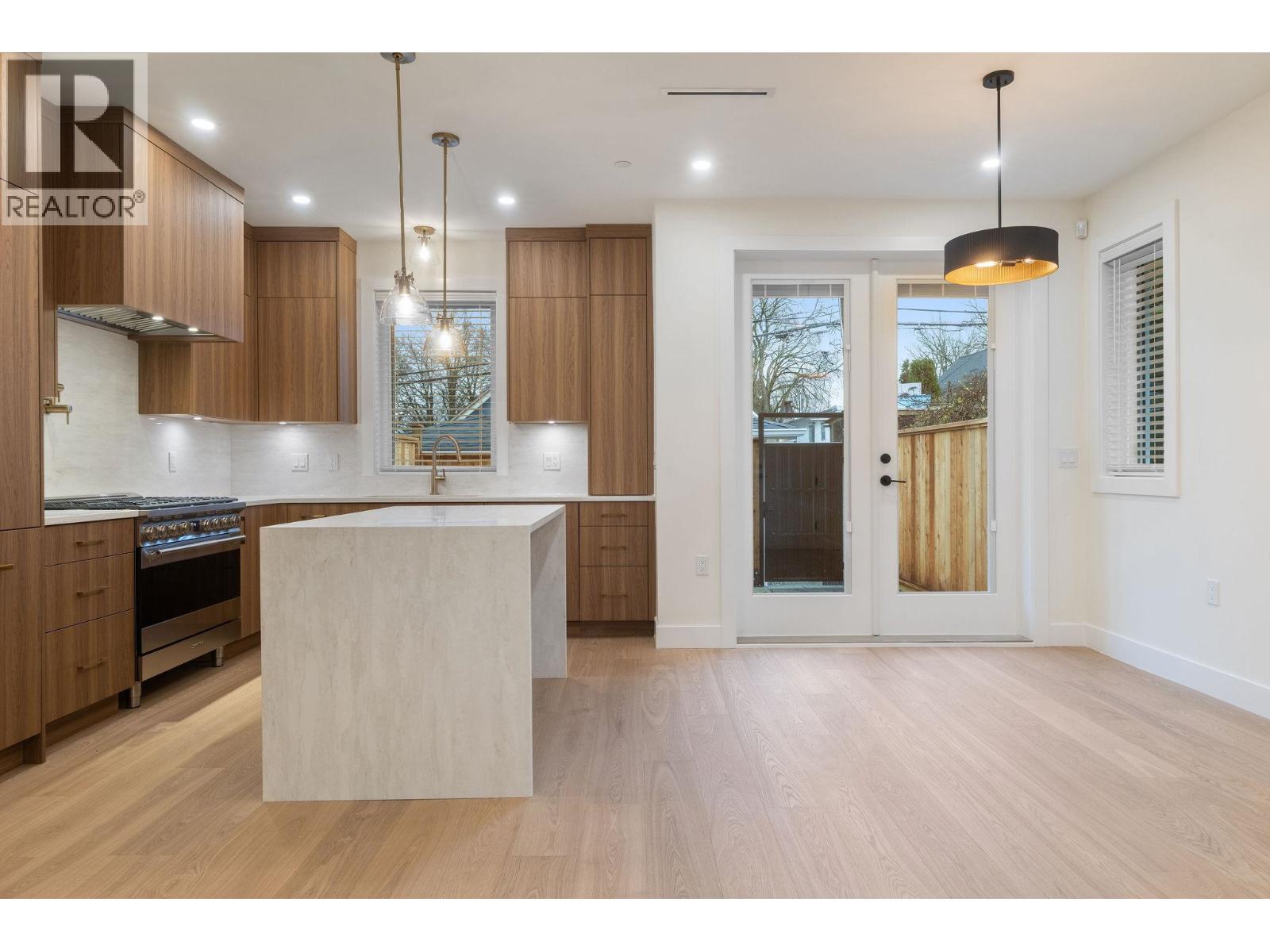 2055 E 4th Avenue, Vancouver, British Columbia  V5N 1K5 - Photo 4 - R3101243