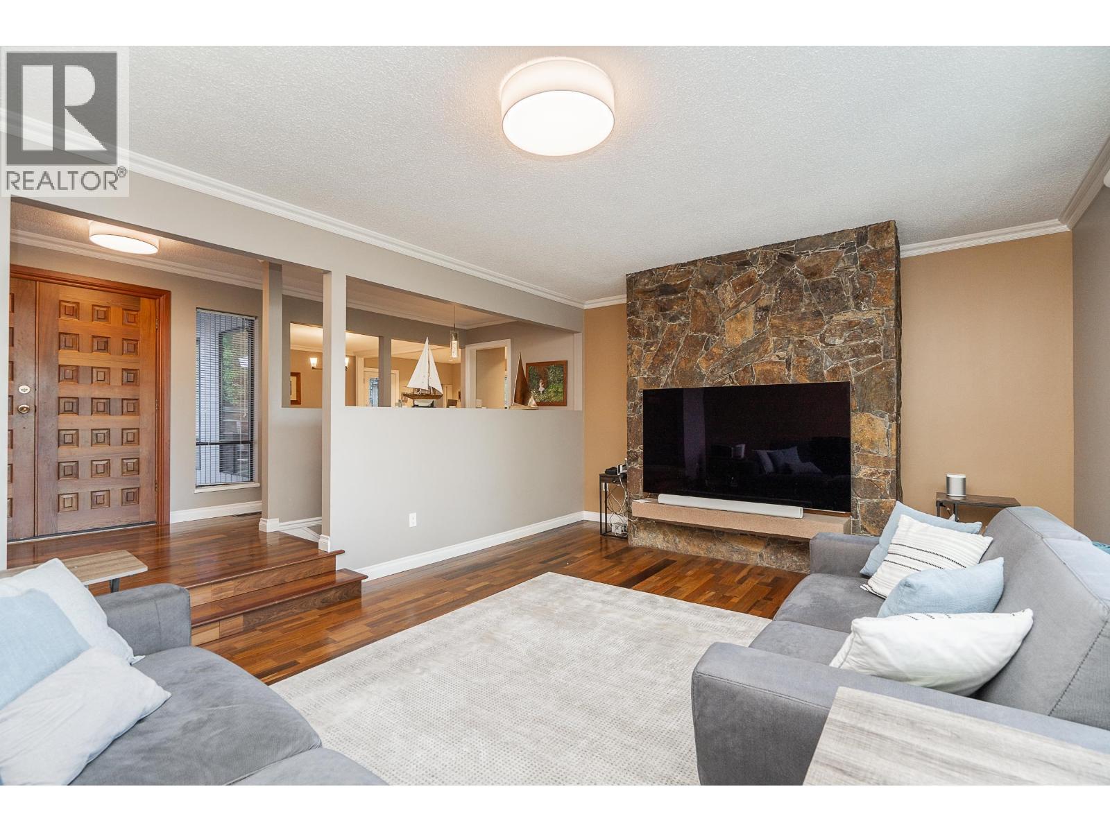 148 Roe Drive, Port Moody, British Columbia  V3H 3M8 - Photo 6 - R3101240