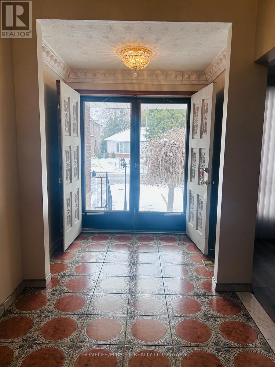 97 Reidmount Avenue, Toronto, Ontario  M1S 1B6 - Photo 3 - E12885484