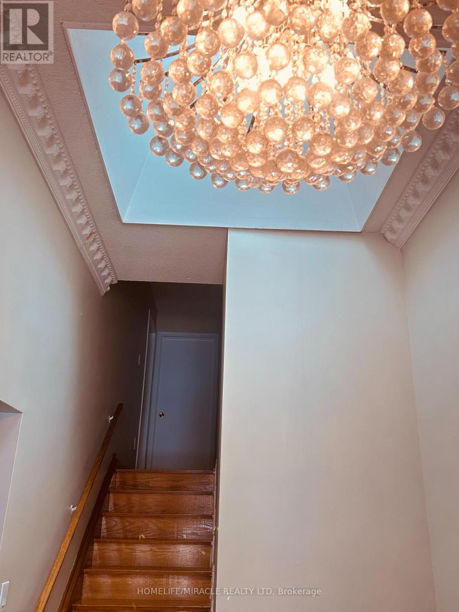 97 Reidmount Avenue, Toronto, Ontario  M1S 1B6 - Photo 5 - E12885484