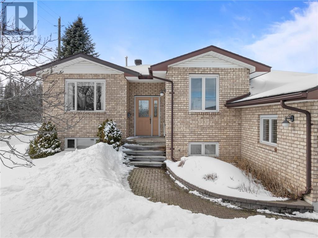 333 Belanger Street, Sturgeon Falls, Ontario  P2B 3C5 - Photo 2 - 2126846