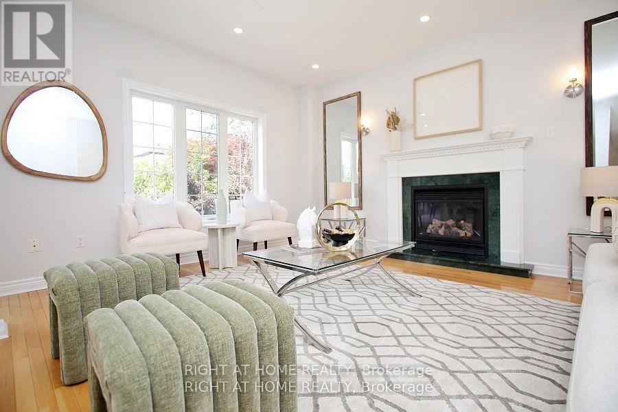 6 Pembrooke Road, Markham, Ontario  L6C 2L2 - Photo 10 - N12897252