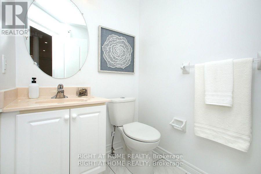 6 Pembrooke Road, Markham, Ontario  L6C 2L2 - Photo 12 - N12897252