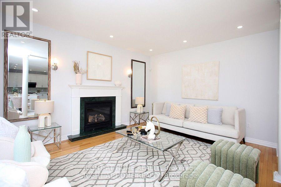 6 Pembrooke Road, Markham, Ontario  L6C 2L2 - Photo 9 - N12897252