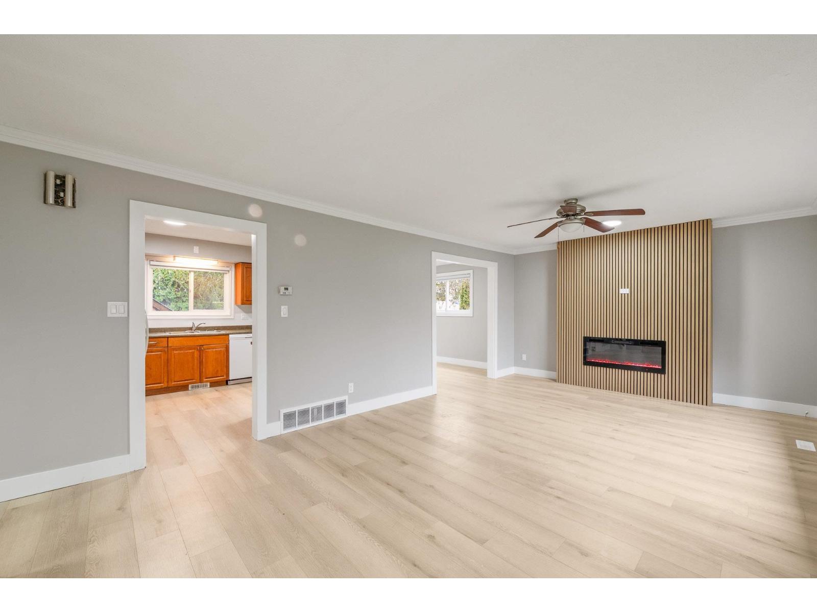 8024 Cedar Street, Mission, British Columbia  V2V 3N1 - Photo 5 - R3100451