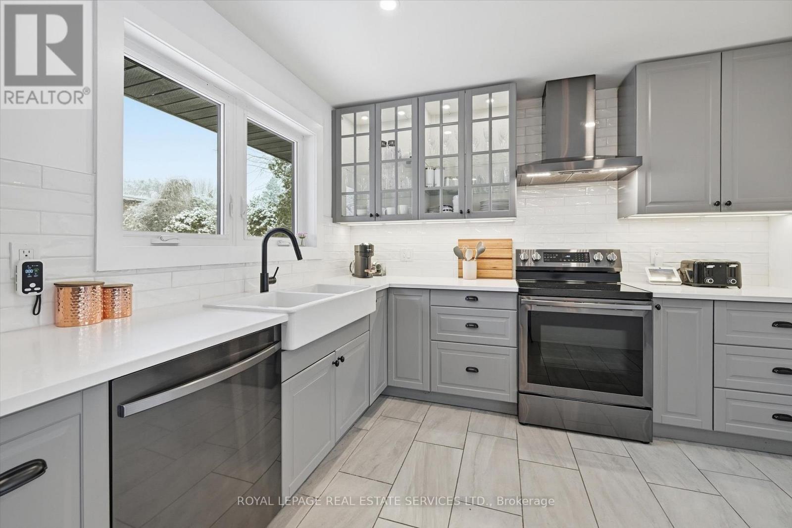 1151 Sarta Road, Oakville, Ontario  L6L 2P1 - Photo 17 - W12897184