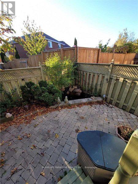 34 Castlehill Road, Brampton, Ontario  L6X 4E2 - Photo 17 - W12897192