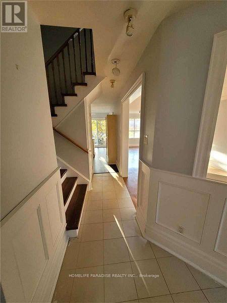 34 Castlehill Road, Brampton, Ontario  L6X 4E2 - Photo 5 - W12897192