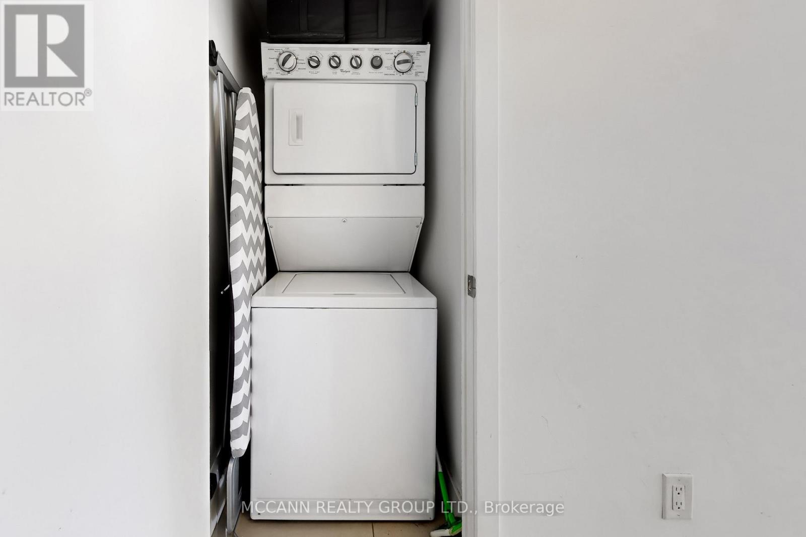 1608 - 4099 Brickstone Mews, Mississauga (City Centre), Ontario  L5B 0G2 - Photo 33 - W12897198