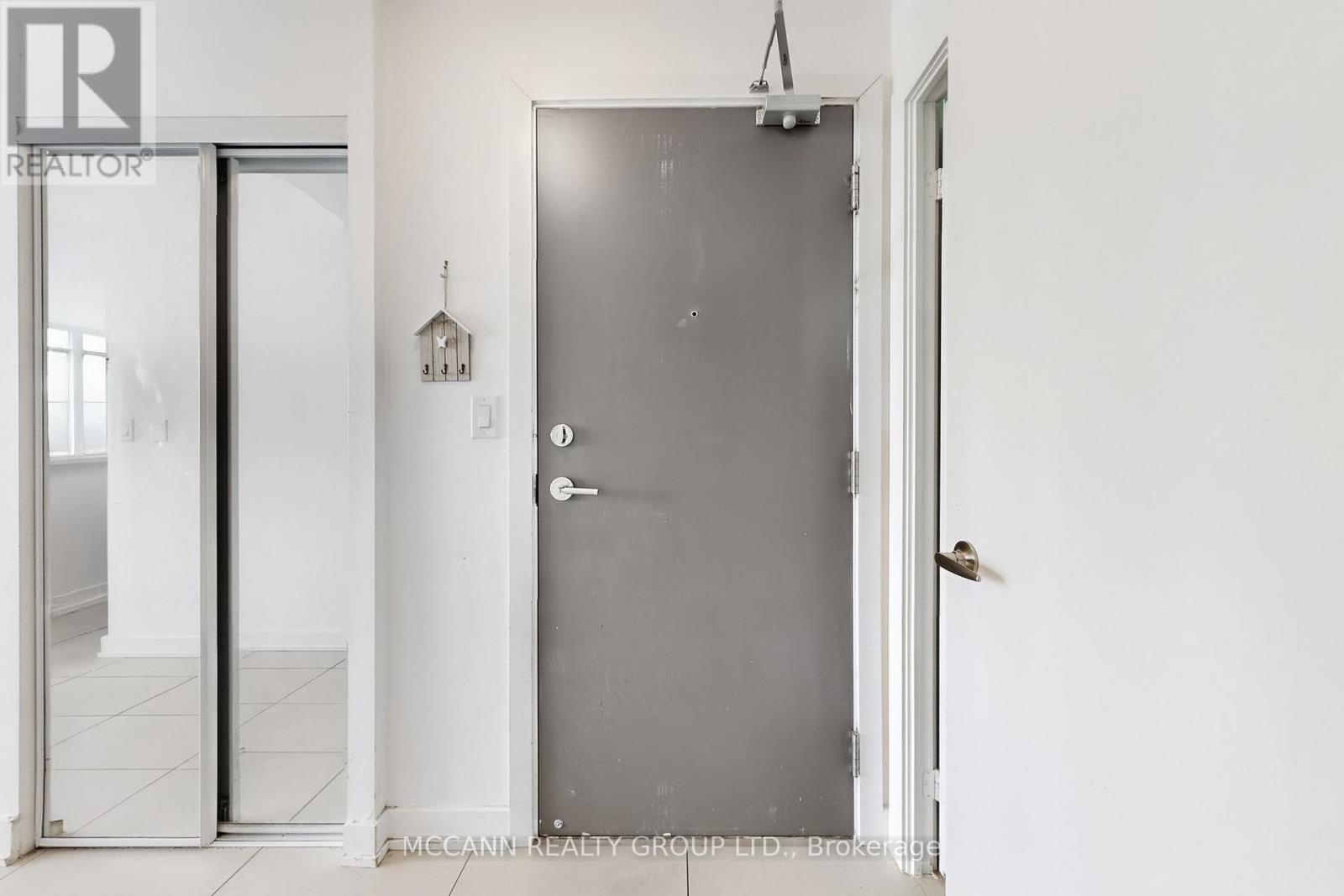 1608 - 4099 Brickstone Mews, Mississauga (City Centre), Ontario  L5B 0G2 - Photo 5 - W12897198