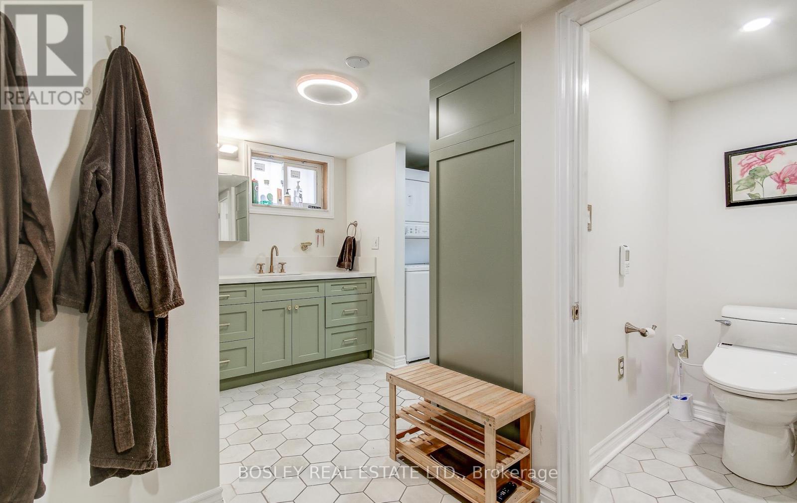 40 Lady Bank Road, Toronto, Ontario  M8Z 4J6 - Photo 14 - W12897212