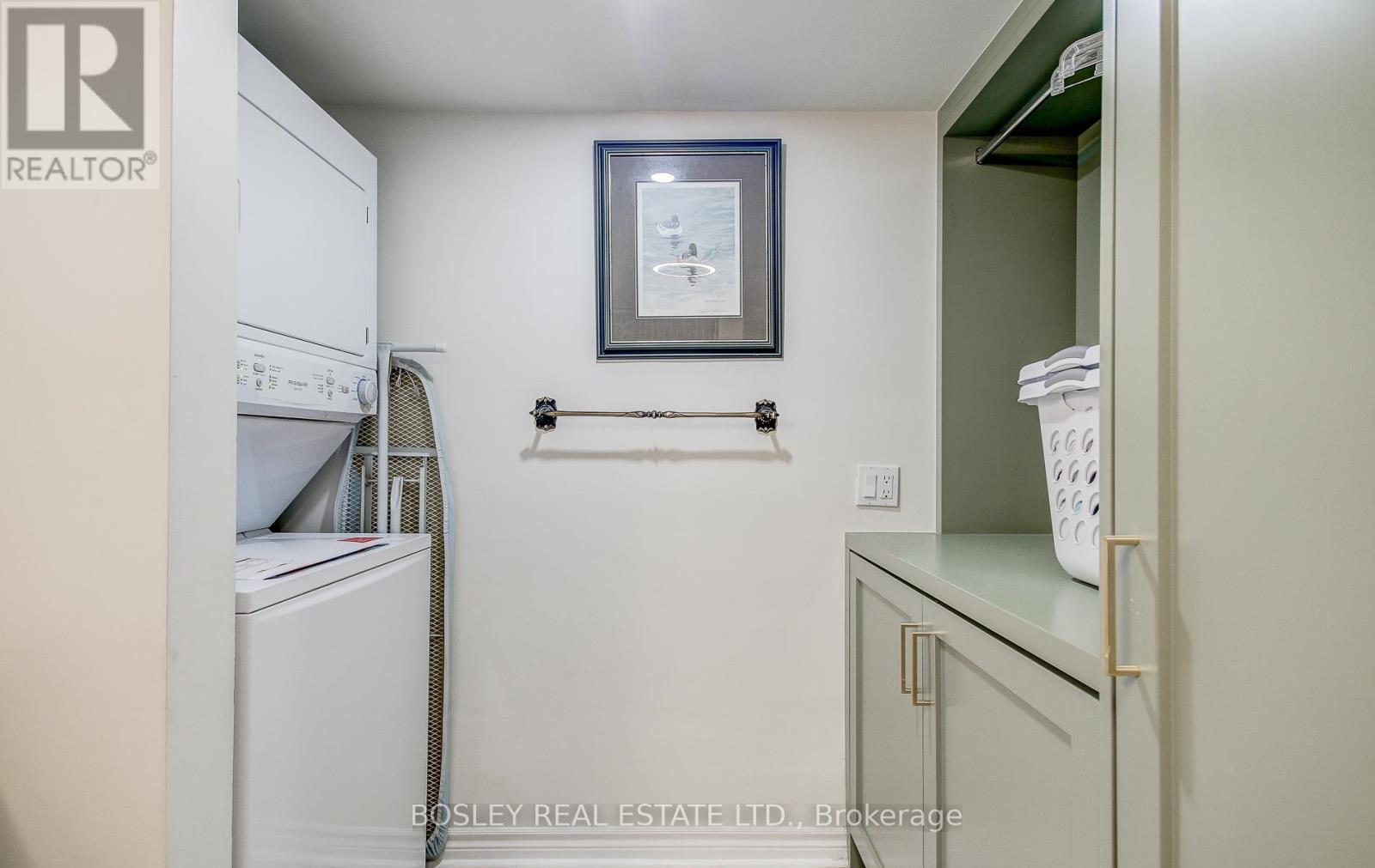 40 Lady Bank Road, Toronto, Ontario  M8Z 4J6 - Photo 17 - W12897212