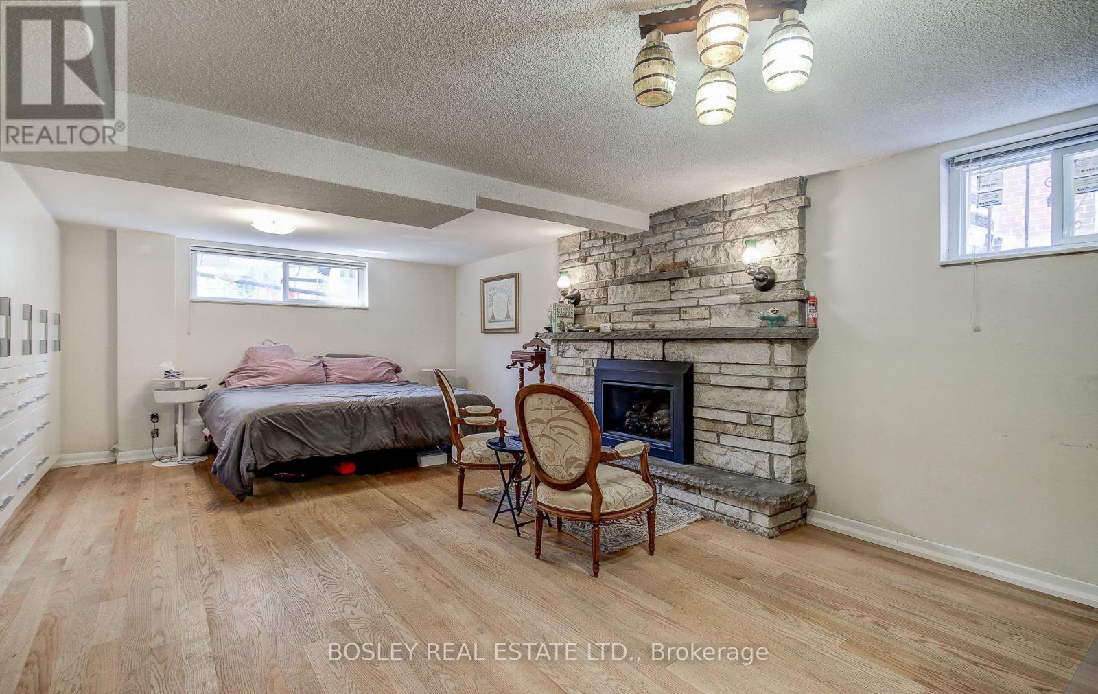 40 Lady Bank Road, Toronto, Ontario  M8Z 4J6 - Photo 19 - W12897212