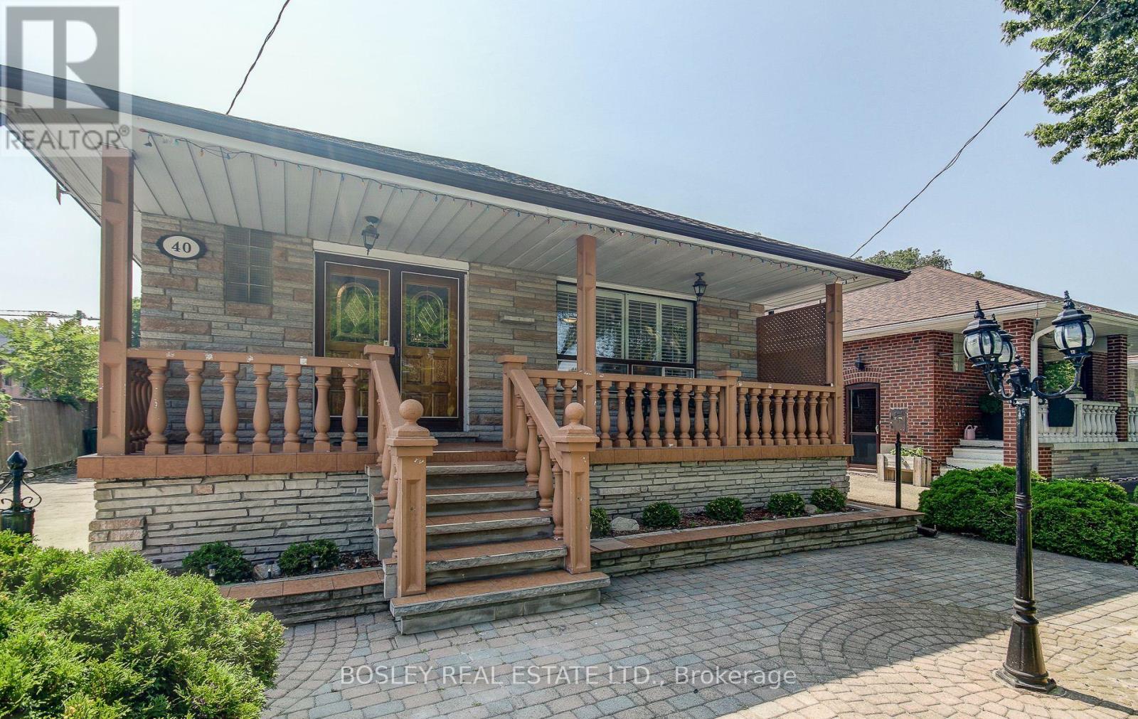 40 Lady Bank Road, Toronto, Ontario  M8Z 4J6 - Photo 2 - W12897212