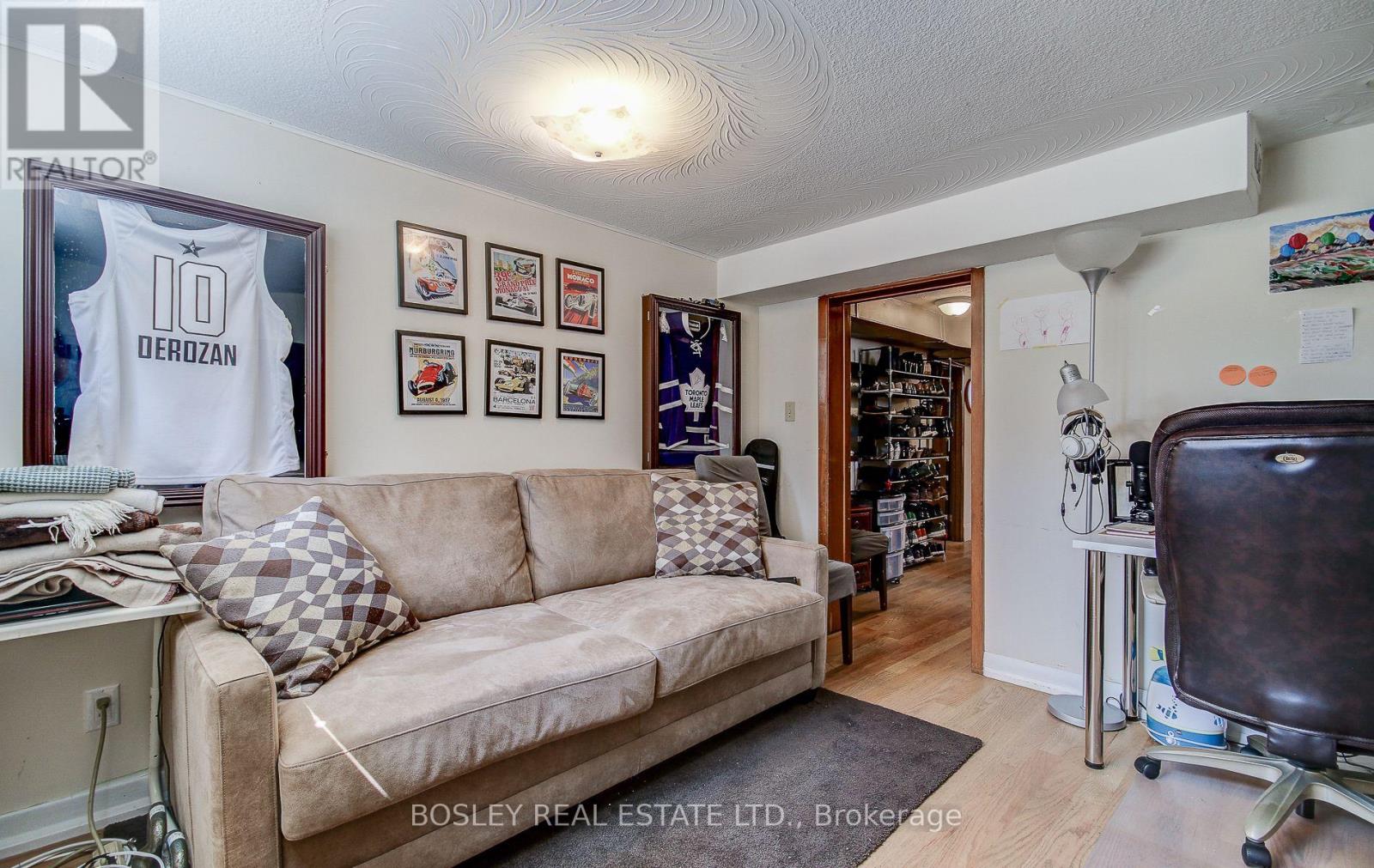 40 Lady Bank Road, Toronto, Ontario  M8Z 4J6 - Photo 23 - W12897212