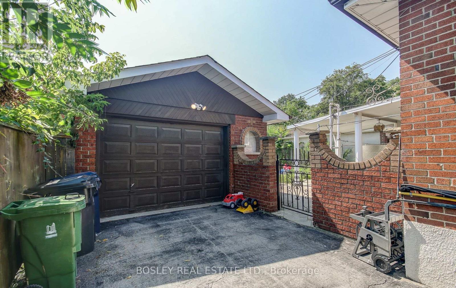 40 Lady Bank Road, Toronto, Ontario  M8Z 4J6 - Photo 24 - W12897212