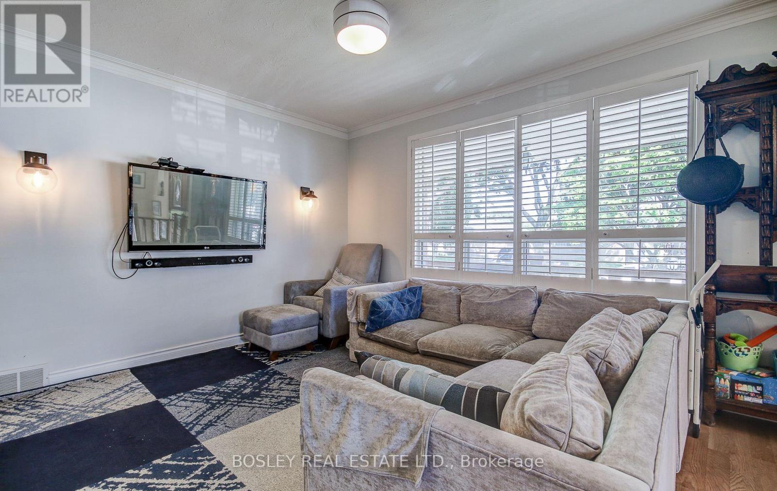 40 Lady Bank Road, Toronto, Ontario  M8Z 4J6 - Photo 4 - W12897212