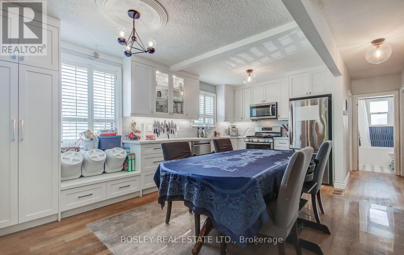 40 Lady Bank Road, Toronto, Ontario  M8Z 4J6 - Photo 5 - W12897212