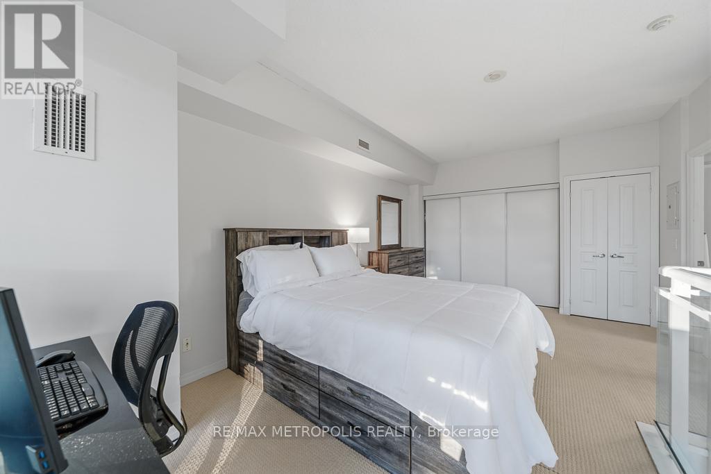 508 - 225 Webb Drive, Mississauga, Ontario  L5B 4P2 - Photo 11 - W12897224