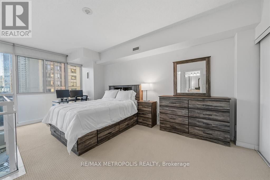 508 - 225 Webb Drive, Mississauga, Ontario  L5B 4P2 - Photo 12 - W12897224