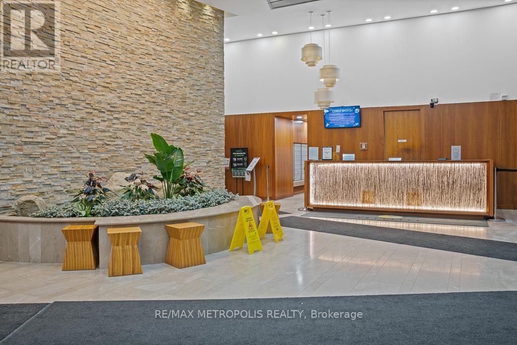 508 - 225 Webb Drive, Mississauga, Ontario  L5B 4P2 - Photo 18 - W12897224