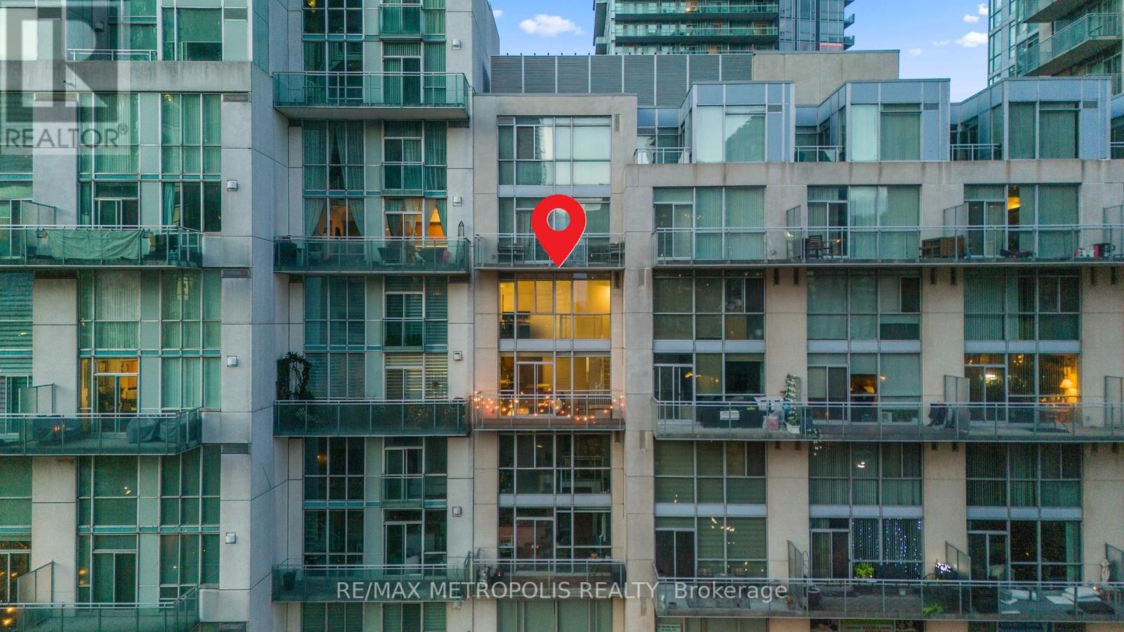 508 - 225 Webb Drive, Mississauga, Ontario  L5B 4P2 - Photo 4 - W12897224