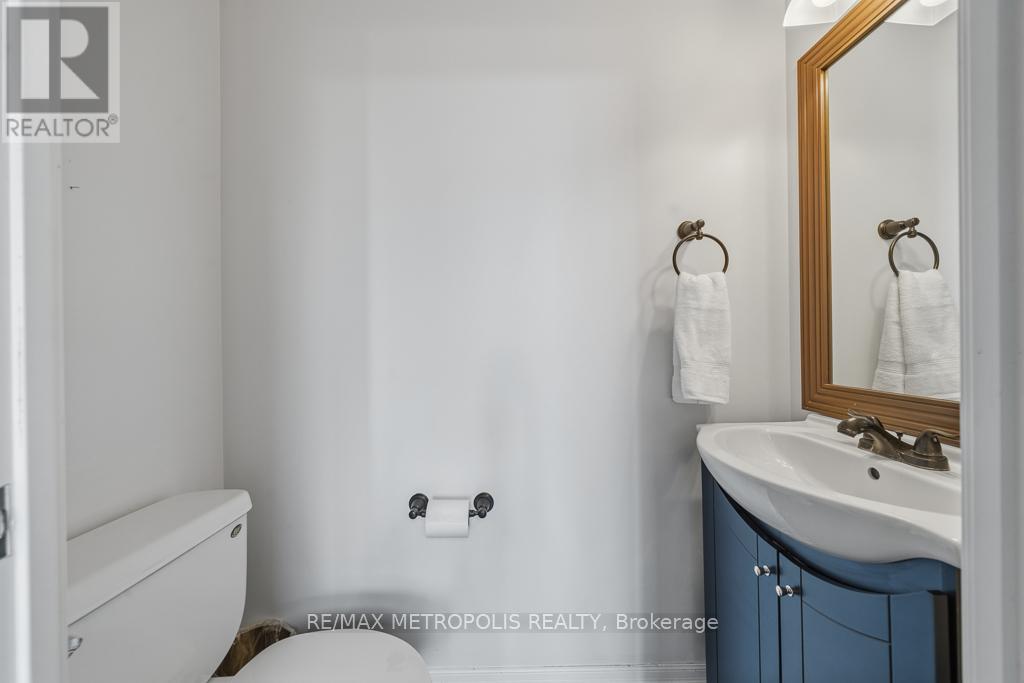 508 - 225 Webb Drive, Mississauga, Ontario  L5B 4P2 - Photo 8 - W12897224