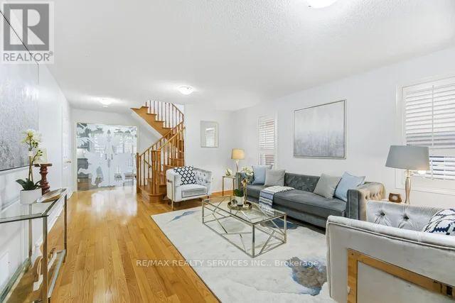 103 Starhill Crescent, Brampton, Ontario  L6R 2P8 - Photo 6 - W12897226