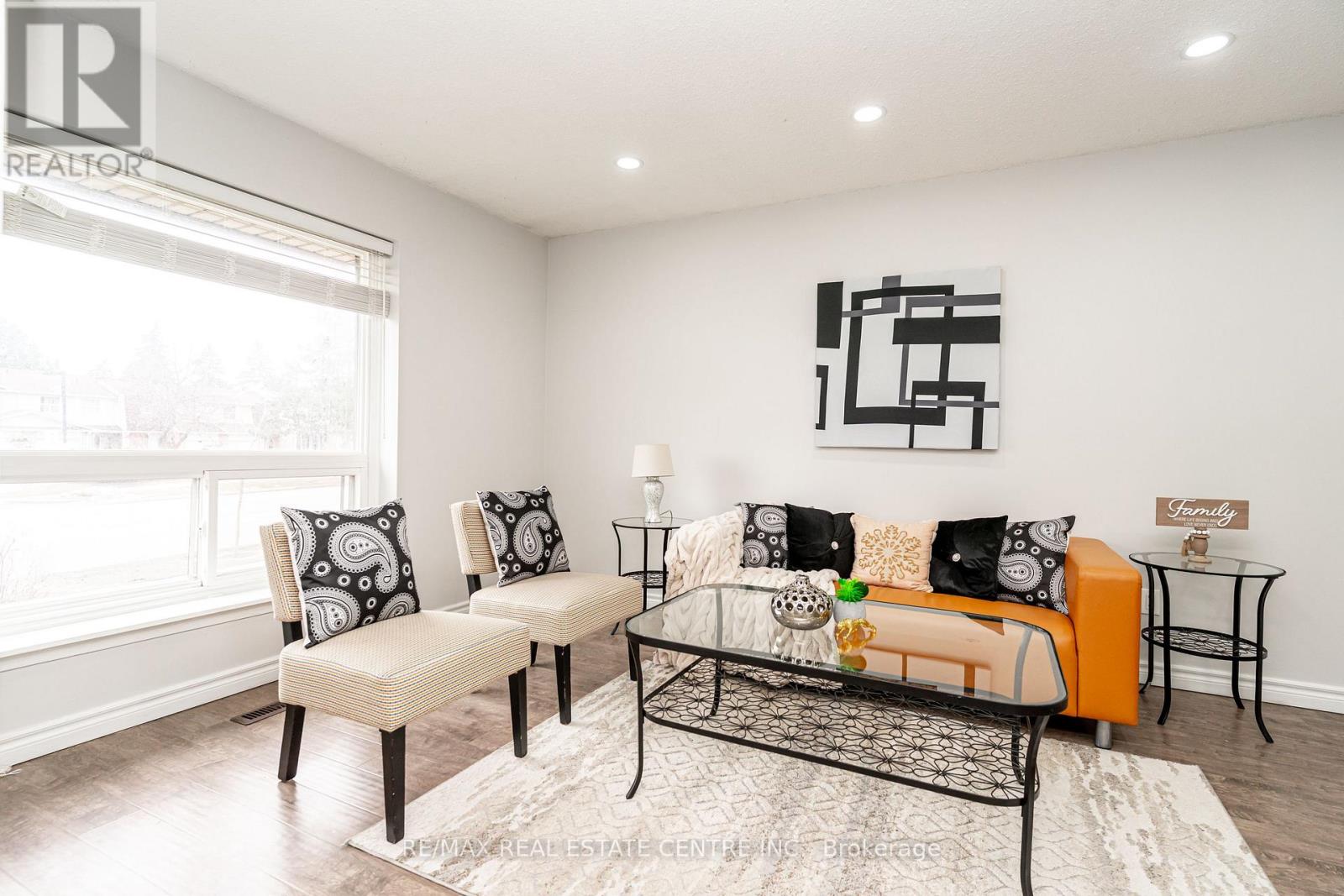 75 - 75 Mcmullen Crescent, Brampton, Ontario  L6S 3M2 - Photo 7 - W12897228